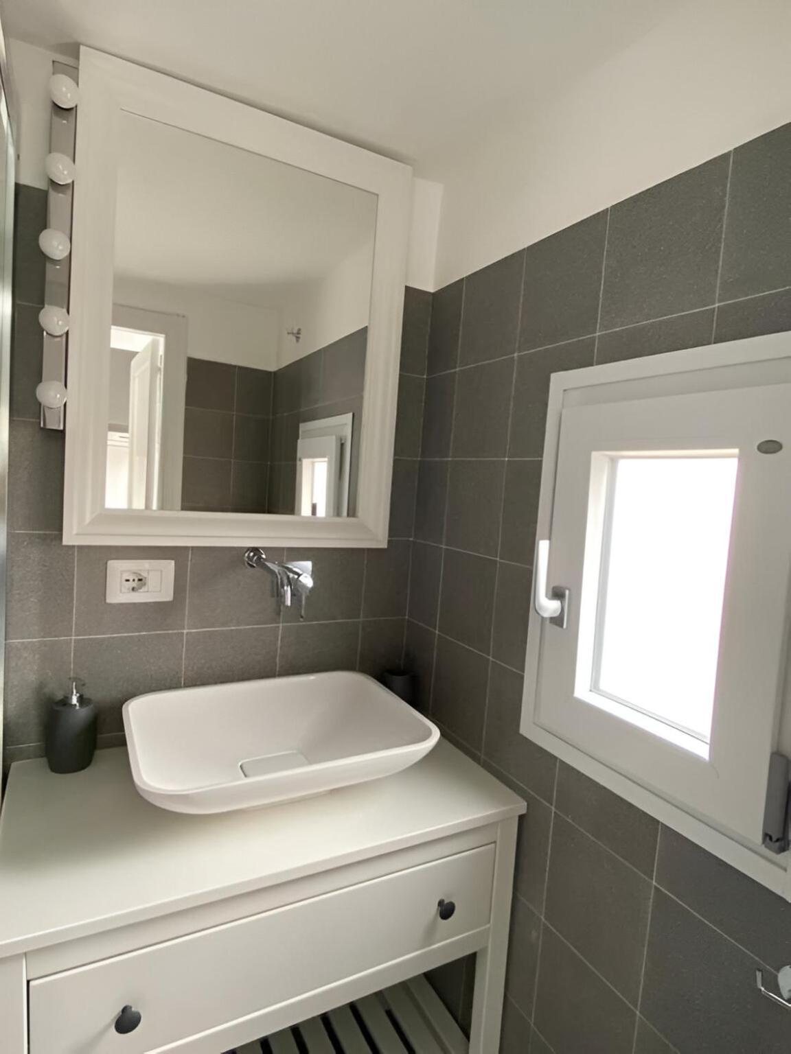 Bari Landlord 242 - Central Station Apartments Εξωτερικό φωτογραφία